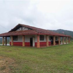 FINCA LA PERLA EN CURITI