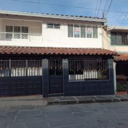 CASA EN LA VILLA OLIMPICA