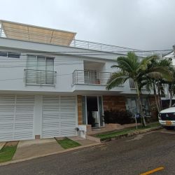 CASA EN BALCONES DE BELLA ISLA