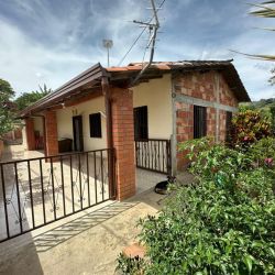 Casa Campestre en Vereda la Cantera