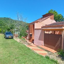 CASA CAMPESTRE VIA SAN GIL-MOGOTES