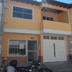 CASA EN LA VILLA OLIMPICA
